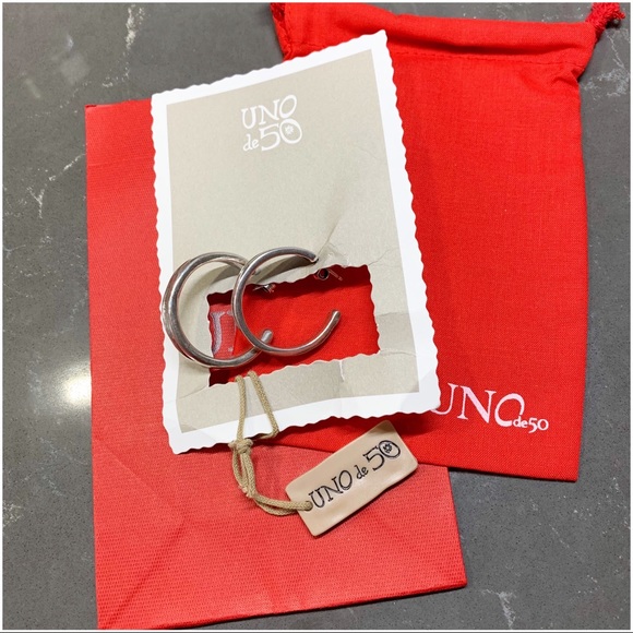 UNODE50 RAJADOS SILVER-PLATED HOOP EARRINGS - BNWT - Picture 2 of 3